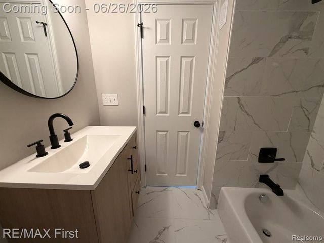 19310 Centralia, Redford, MI 48240