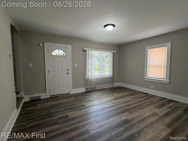 19310 Centralia, Redford, MI 48240