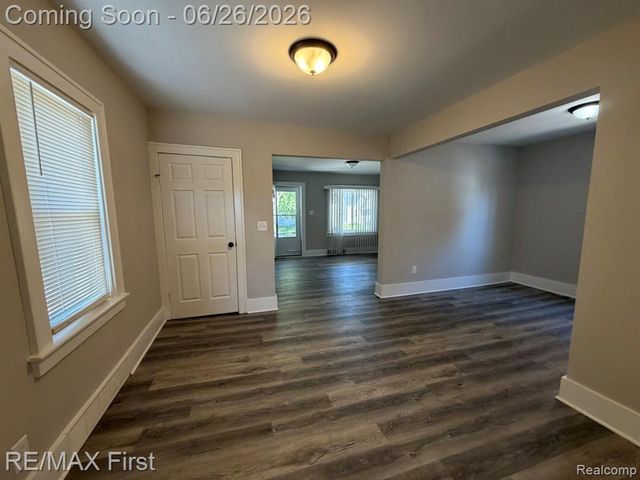 19310 Centralia, Redford, MI 48240
