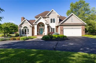 66 Churchview Lane, Henrietta, NY 14534