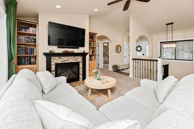 5103 44th Street S, Fargo, ND 58104
