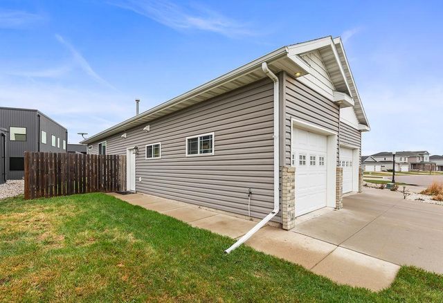 5103 44th Street S, Fargo, ND 58104