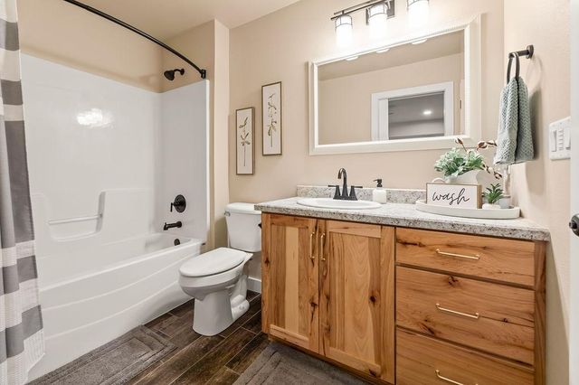 5103 44th Street S, Fargo, ND 58104