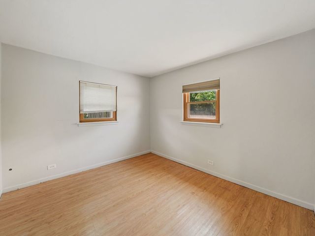 5706 Leitch Avenue, Countryside, IL 60525