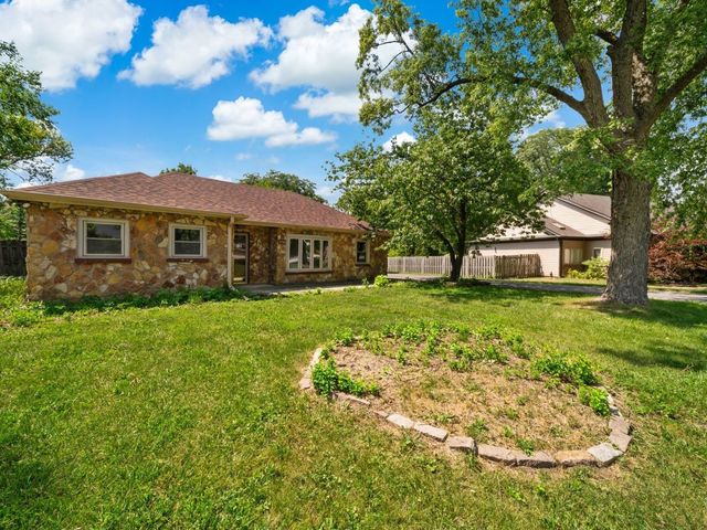5706 Leitch Avenue, Countryside, IL 60525