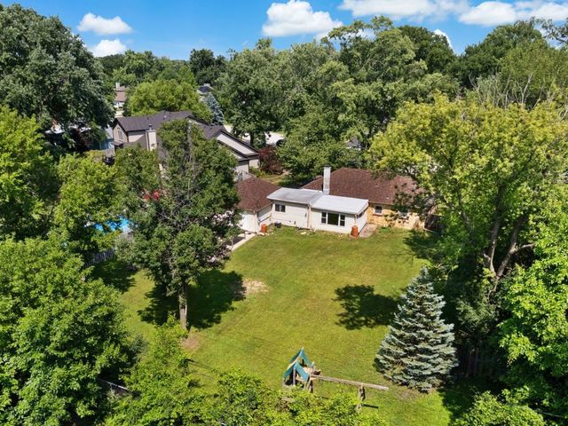 5706 Leitch Avenue, Countryside, IL 60525