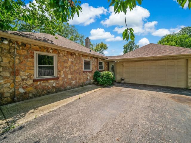 5706 Leitch Avenue, Countryside, IL 60525