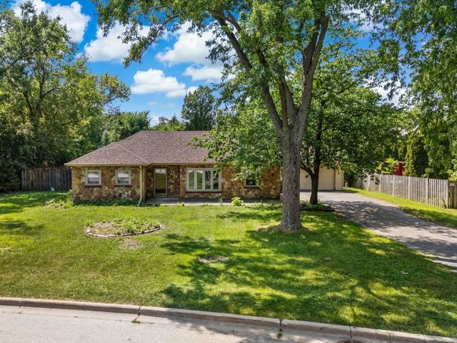 5706 Leitch Avenue, Countryside, IL 60525