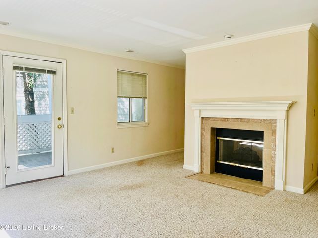 10 Lake Ave, Louisville, KY 40206