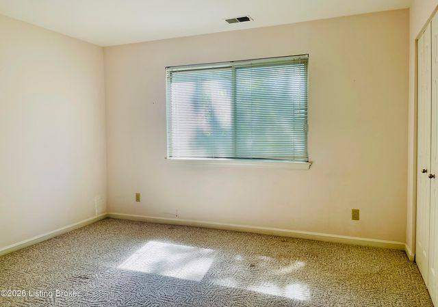 10 Lake Ave, Louisville, KY 40206