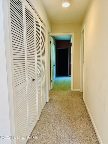 10 Lake Ave, Louisville, KY 40206
