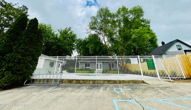 10 Lake Ave, Louisville, KY 40206