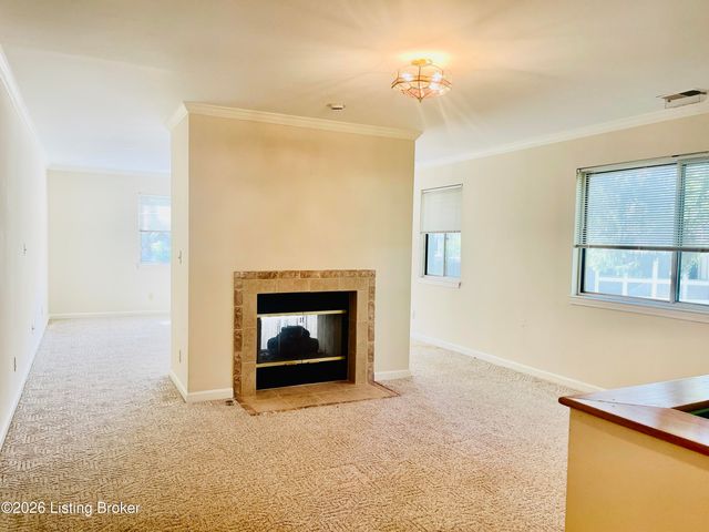 10 Lake Ave, Louisville, KY 40206