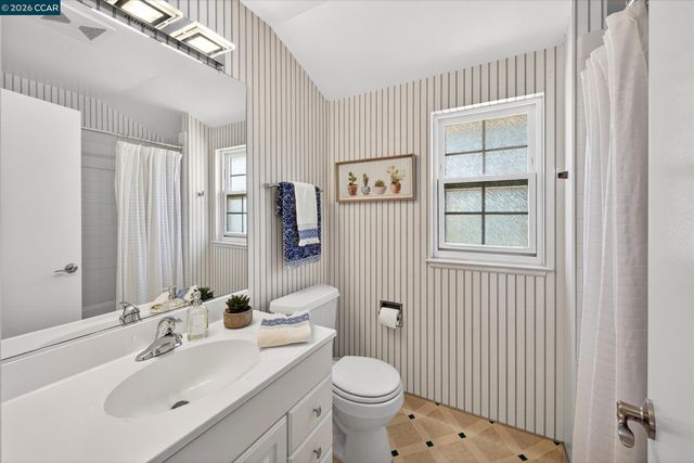 1842 Jefferson St., Concord, CA 94521