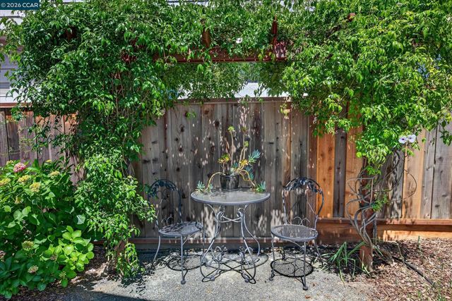 1842 Jefferson St., Concord, CA 94521