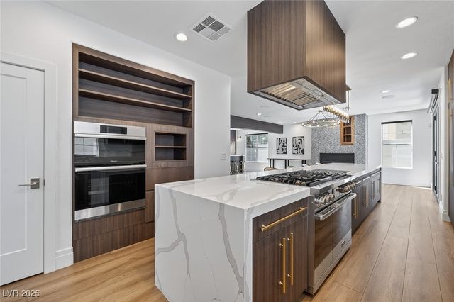 9516 Grand Canal Drive, Las Vegas, NV 89117