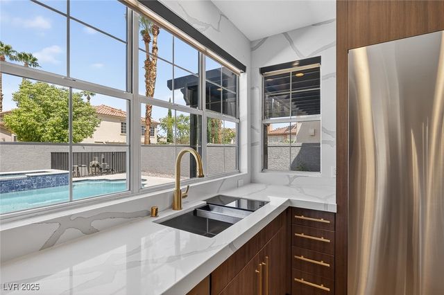 9516 Grand Canal Drive, Las Vegas, NV 89117