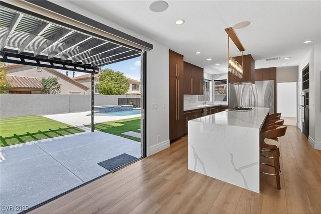 9516 Grand Canal Drive, Las Vegas, NV 89117