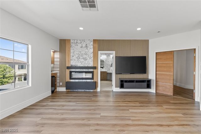 9516 Grand Canal Drive, Las Vegas, NV 89117