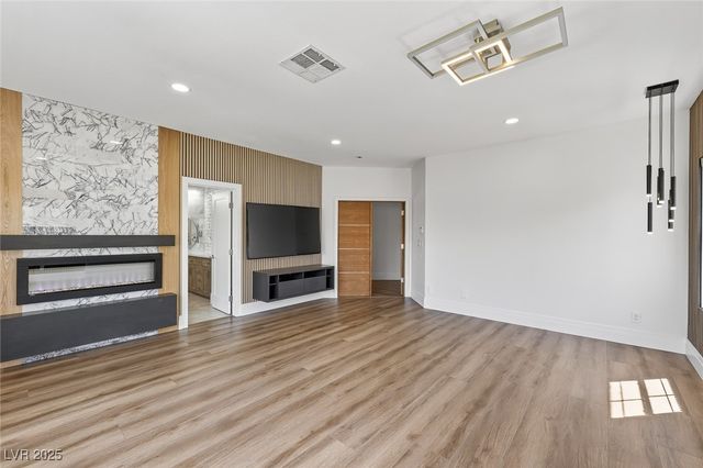 9516 Grand Canal Drive, Las Vegas, NV 89117