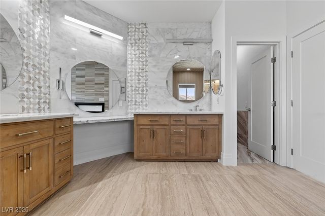 9516 Grand Canal Drive, Las Vegas, NV 89117