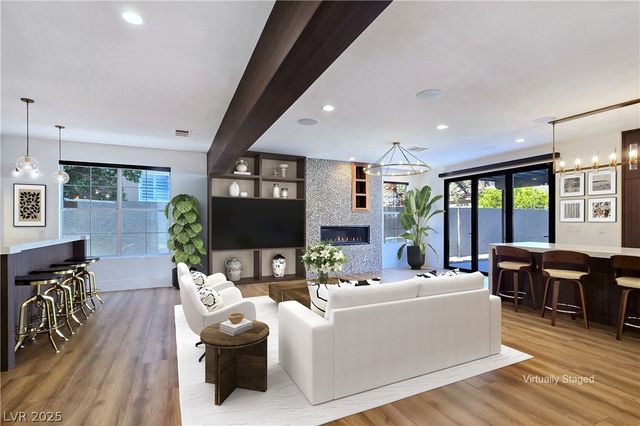 9516 Grand Canal Drive, Las Vegas, NV 89117