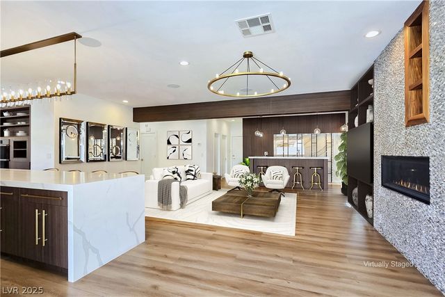 9516 Grand Canal Drive, Las Vegas, NV 89117