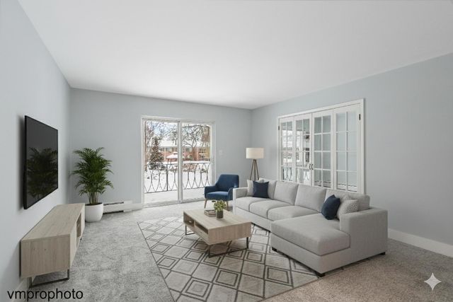 707 E Falcon Drive C207, Arlington Heights, IL 60005