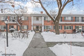 707 E Falcon Drive C207, Arlington Heights, IL 60005