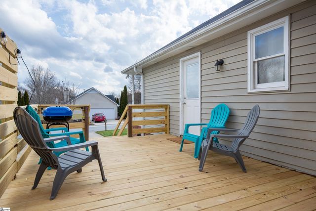 401 Fairdale Drive, Simpsonville, SC 29681
