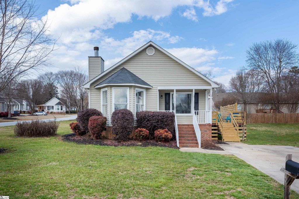 401 Fairdale Drive, Simpsonville, SC 29681