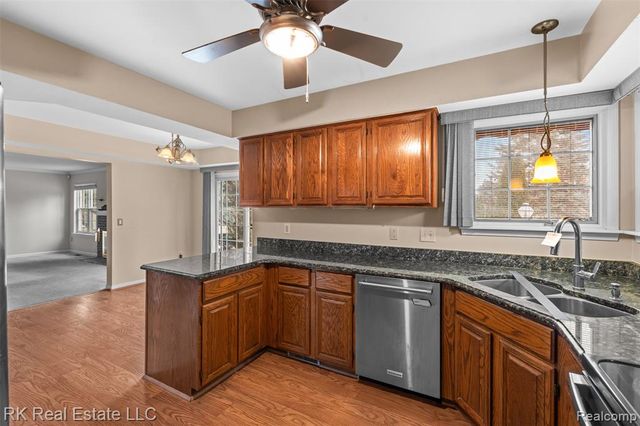 34444 Heartsworth Lane, Sterling Heights, MI 48312