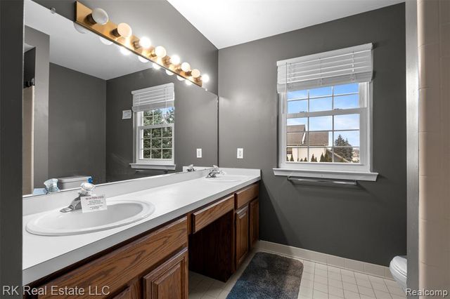 34444 Heartsworth Lane, Sterling Heights, MI 48312