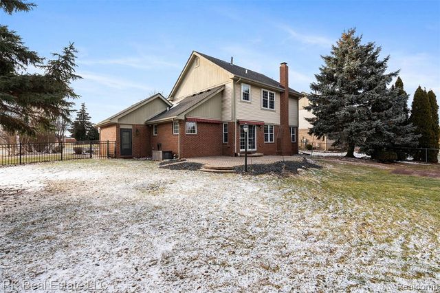 34444 Heartsworth Lane, Sterling Heights, MI 48312