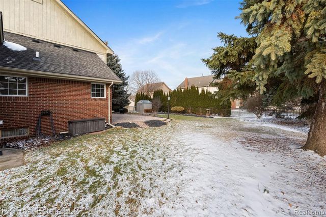 34444 Heartsworth Lane, Sterling Heights, MI 48312