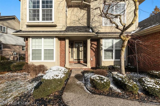 34444 Heartsworth Lane, Sterling Heights, MI 48312