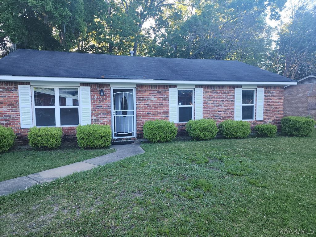 3108 CAPWOOD CUR Curve, Montgomery, AL 36116