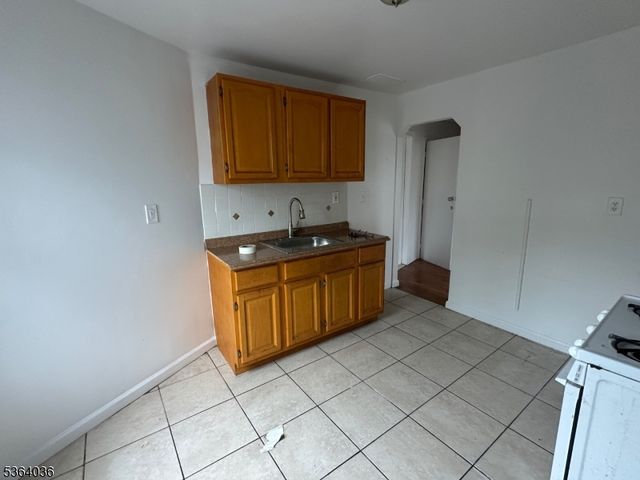 348 13Th Ave, Newark City, NJ 07103