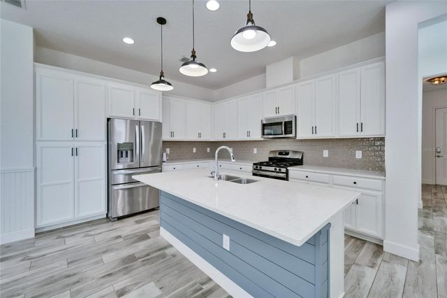 729 WINTERSIDE DRIVE, Apollo Beach, FL 33572