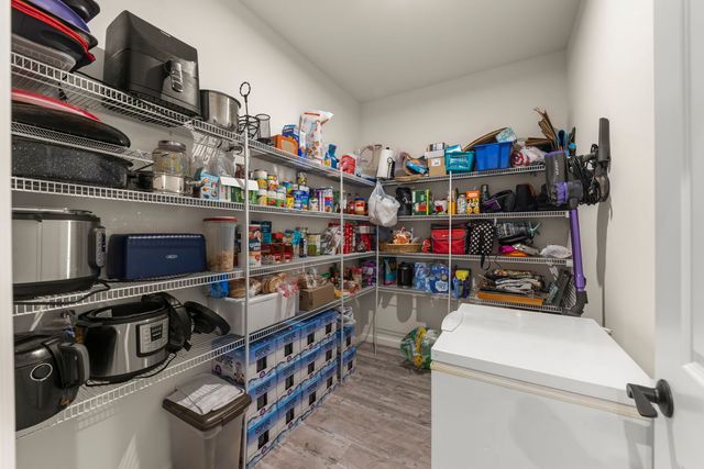 13008 Timber Wood Circle, Plainfield, IL 60585
