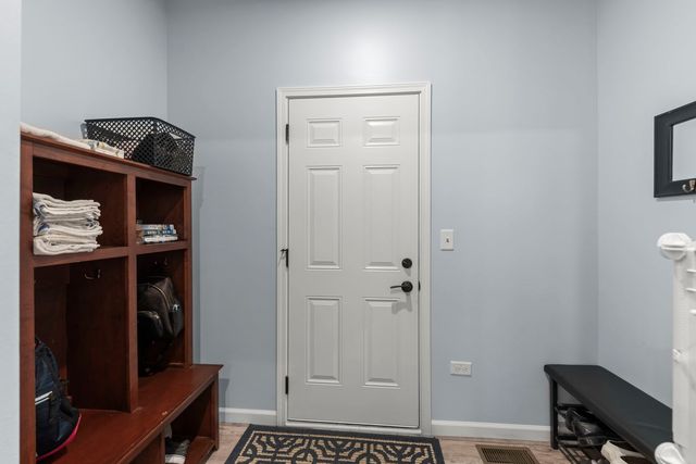 13008 Timber Wood Circle, Plainfield, IL 60585