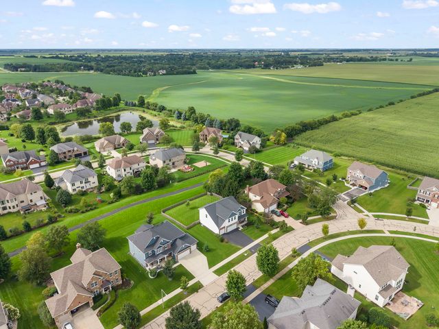 13008 Timber Wood Circle, Plainfield, IL 60585