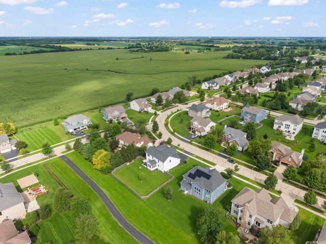 13008 Timber Wood Circle, Plainfield, IL 60585
