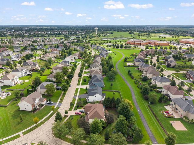 13008 Timber Wood Circle, Plainfield, IL 60585