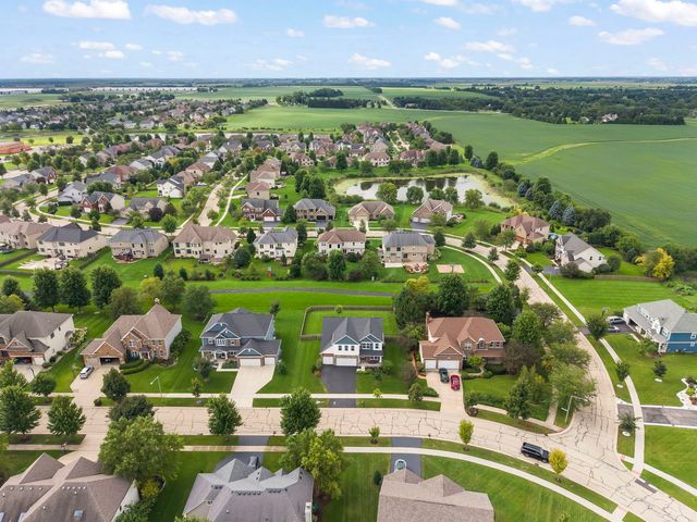 13008 Timber Wood Circle, Plainfield, IL 60585
