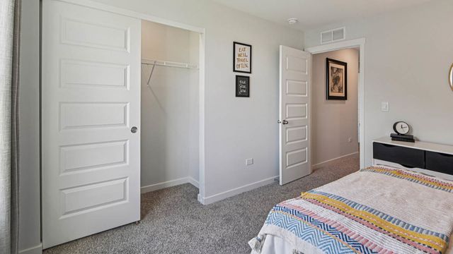 1100 Vista Court, Hampshire, IL 60140
