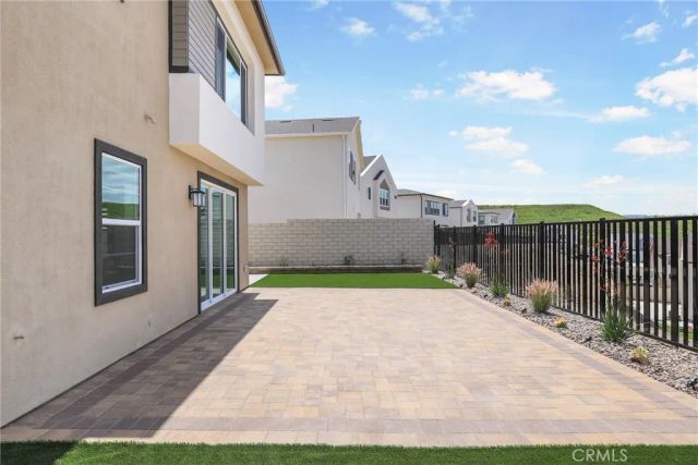 27273 Debut Place, Valencia, CA 91381