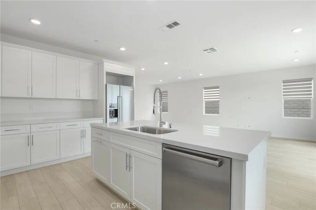 27273 Debut Place, Valencia, CA 91381