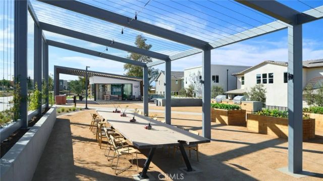 27273 Debut Place, Valencia, CA 91381