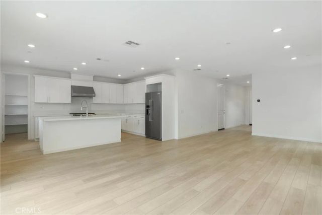 27273 Debut Place, Valencia, CA 91381